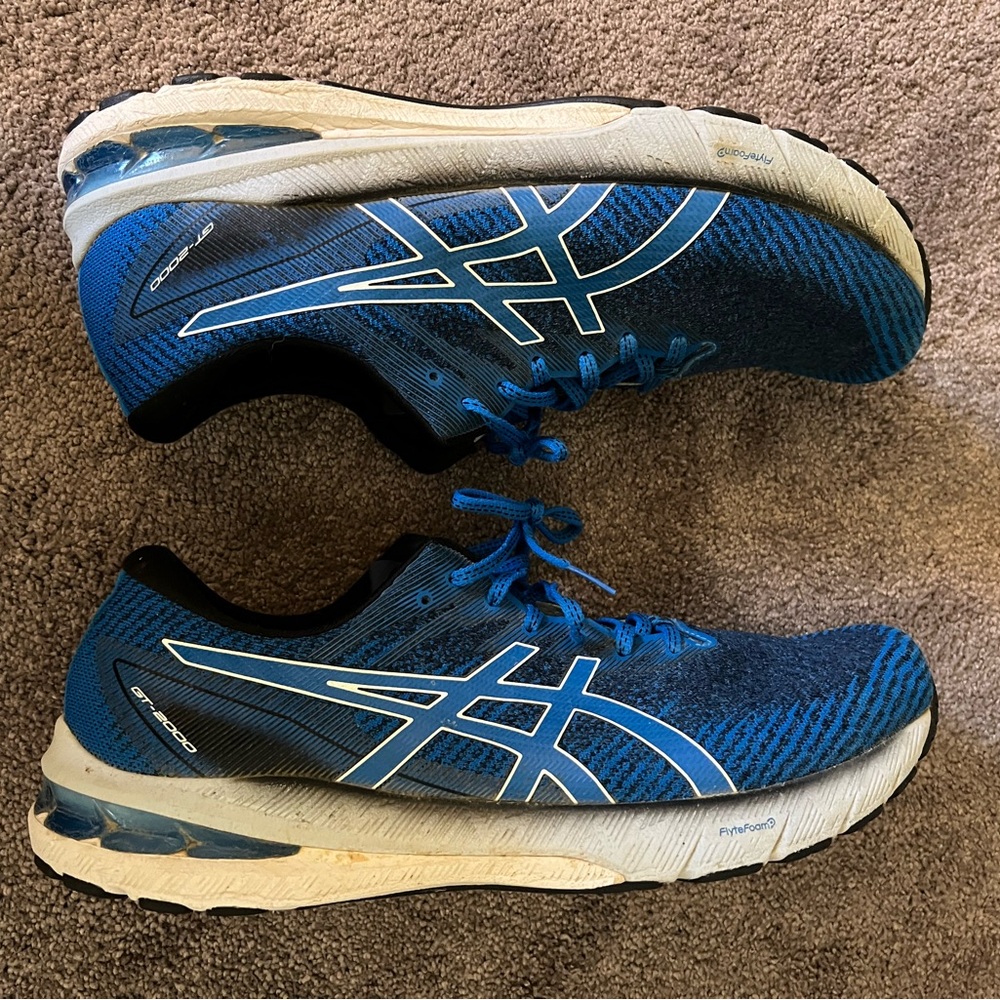 Men’s ASICS shoes